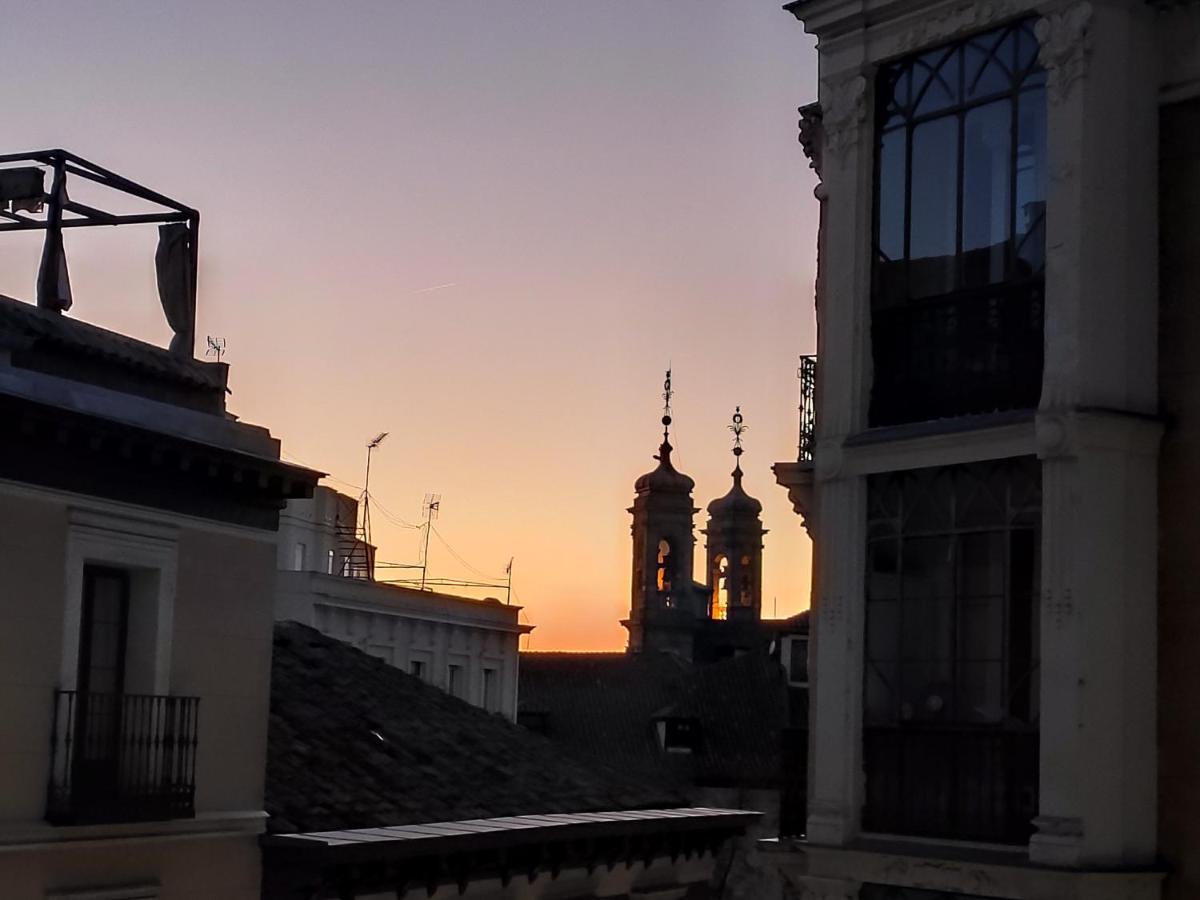 Nuevo Elegante Piso Vintage En Plena Plaza Mayor Madrid Kültér fotó